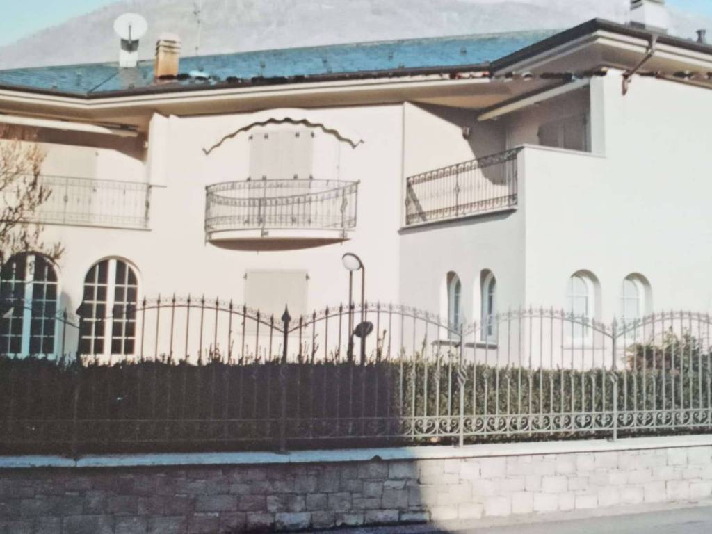 casa indipendente in vendita a Tirano in zona Madonna di Tirano