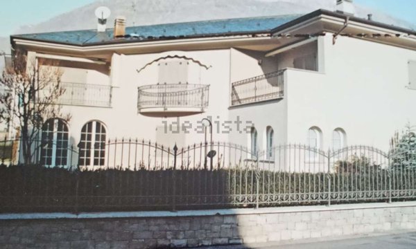 casa indipendente in vendita a Tirano