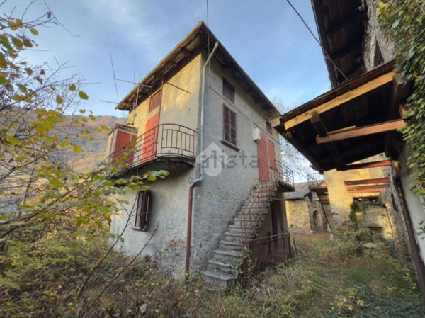 casa indipendente in vendita a Tirano in zona Cologna