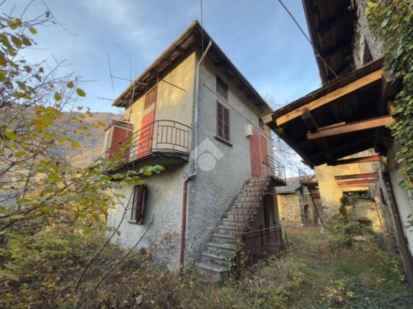 casa indipendente in vendita a Tirano in zona Cologna