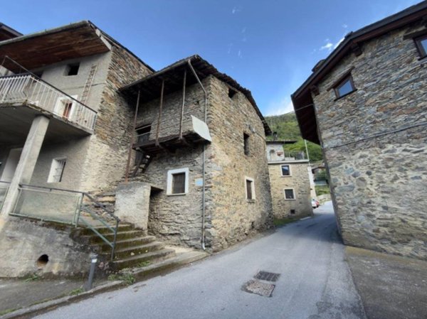 appartamento in vendita a Tirano in zona Baruffini