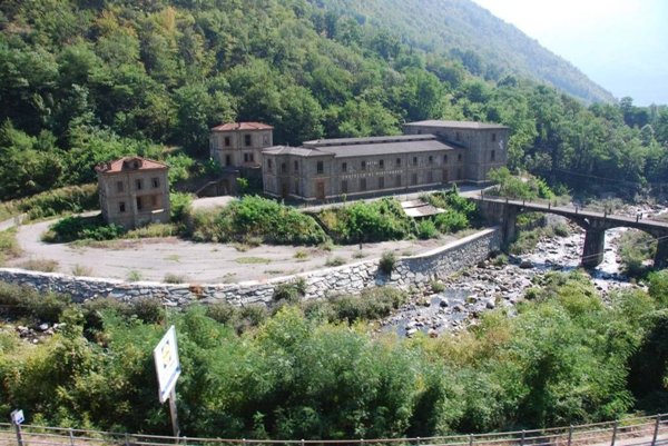 villa in vendita a Tirano in zona Madonna di Tirano