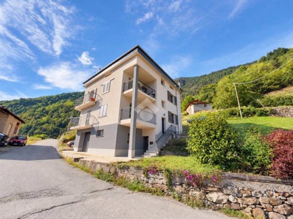 casa indipendente in vendita a Tirano in zona Roncaiola