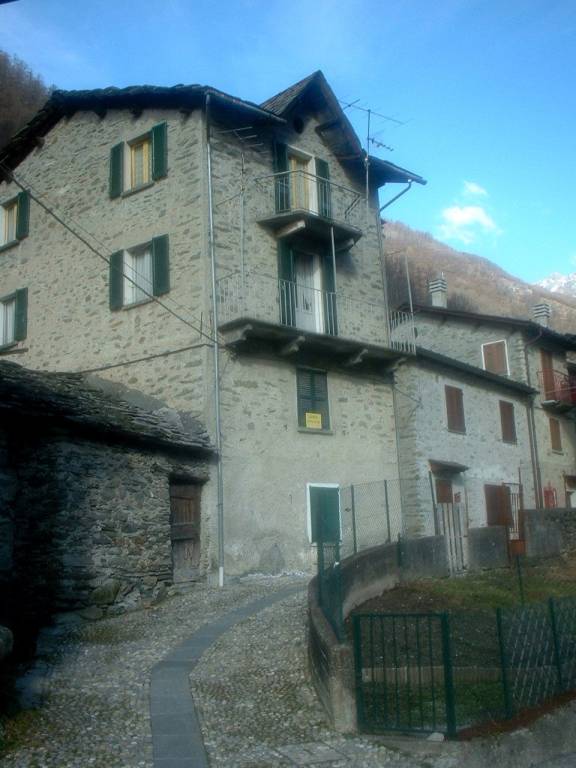 casa indipendente in vendita a Torre di Santa Maria