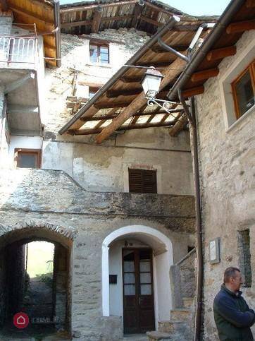 casa indipendente in vendita a Torre di Santa Maria