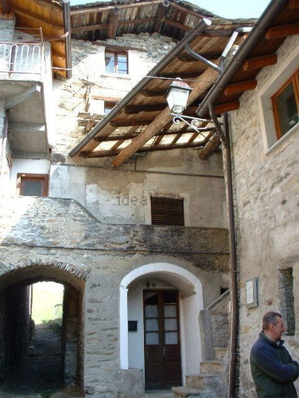 casa indipendente in vendita a Torre di Santa Maria