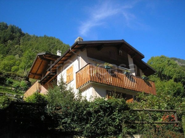 appartamento in vendita a Torre di Santa Maria in zona Zarri