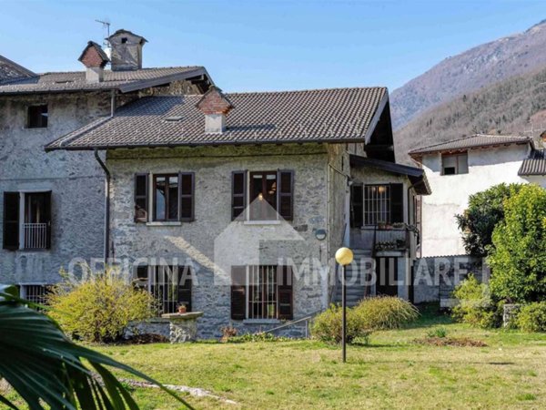 casa indipendente in vendita a Traona in zona Convento