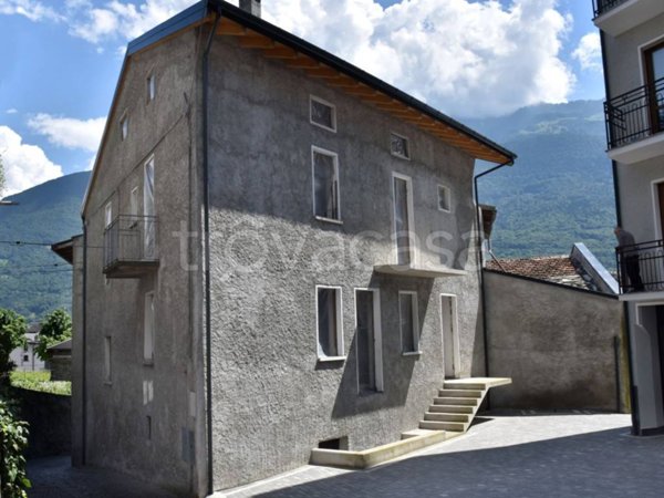 casa indipendente in vendita a Traona