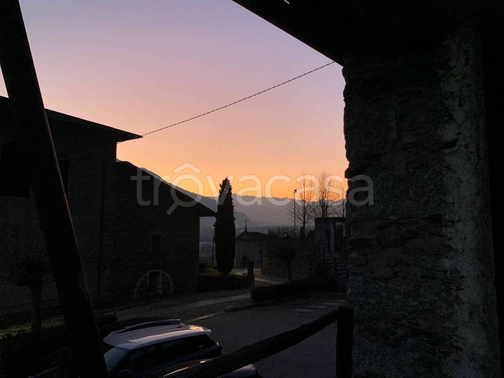 casa indipendente in vendita a Traona in zona Traona