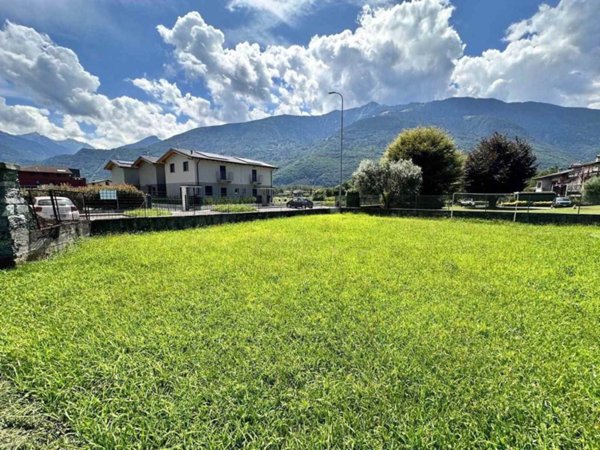 terreno edificabile in vendita a Traona