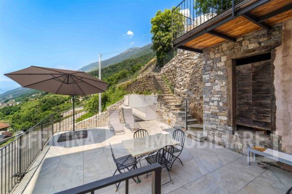casa indipendente in vendita a Traona in zona Coffedo