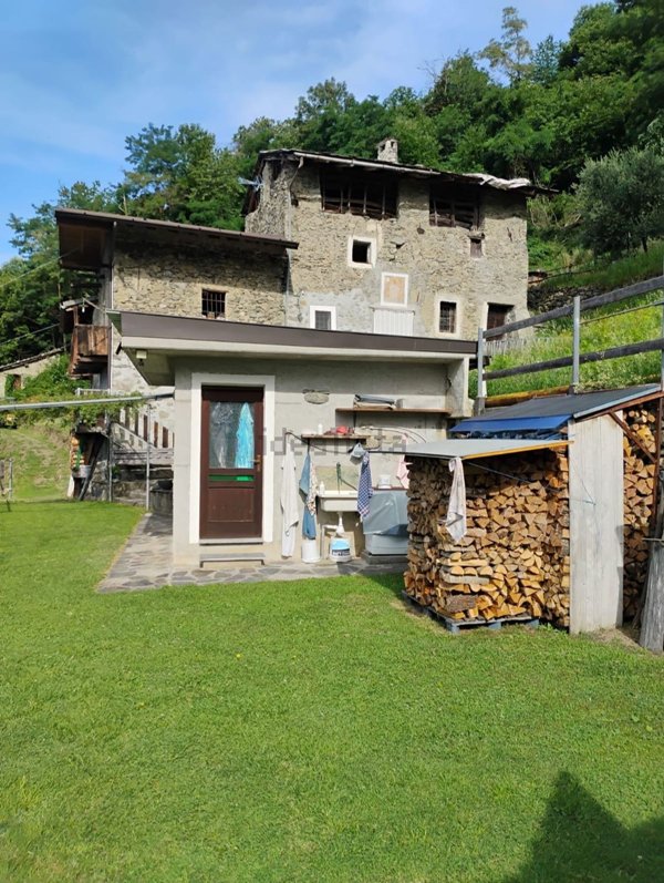 casa indipendente in vendita a Traona in zona Pianezzo