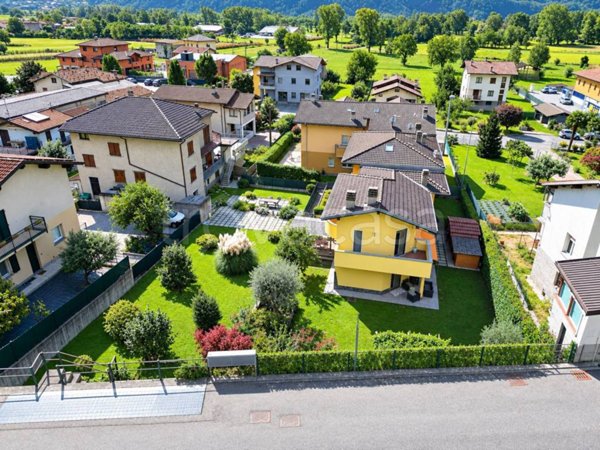 casa indipendente in vendita a Traona