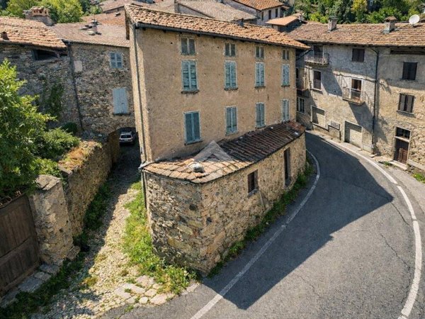 casa indipendente in vendita a Tresivio