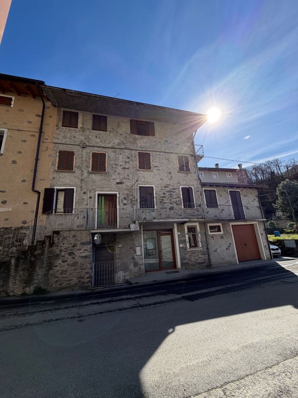 casa indipendente in vendita a Tresivio