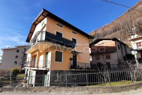 appartamento in vendita a Tresivio in zona Piedo