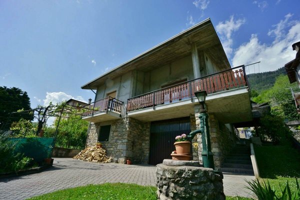 casa indipendente in vendita a Tresivio in zona Piedo