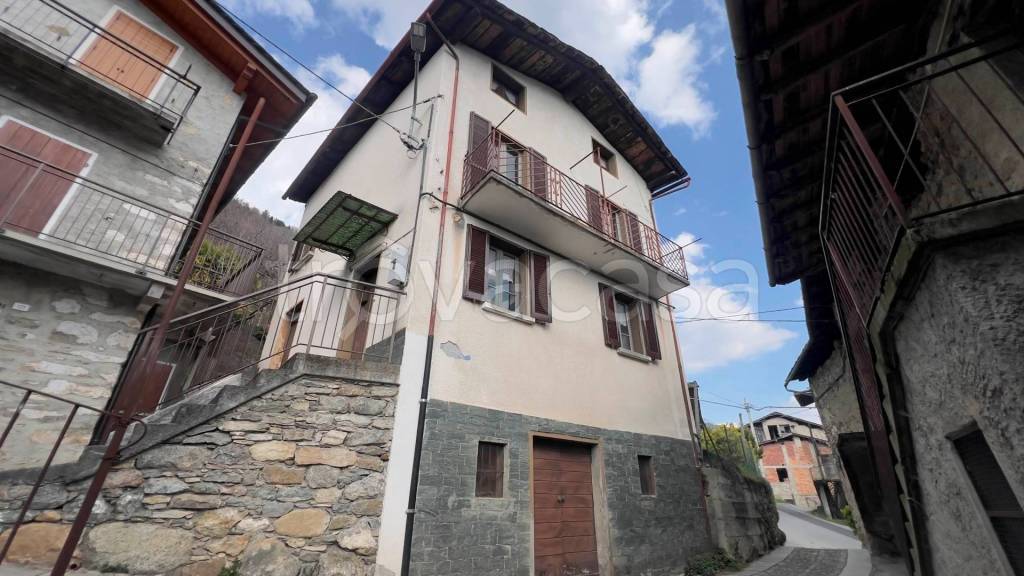 casa indipendente in vendita a Tresivio in zona Piedo