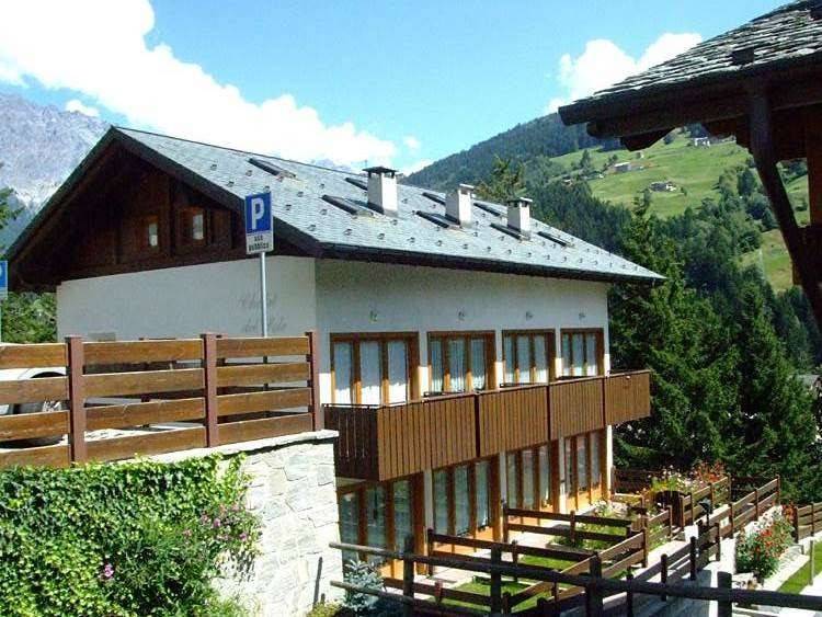 appartamento in vendita a Valdisotto in zona Santa Lucia