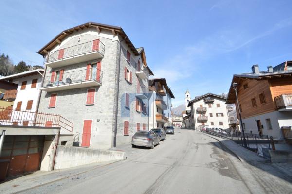 appartamento in vendita a Valdisotto in zona Santa Lucia