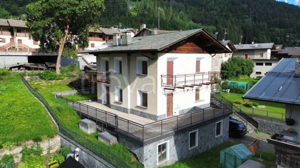casa indipendente in vendita a Valdisotto in zona Cepina