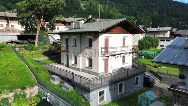 casa indipendente in vendita a Valdisotto in zona Cepina