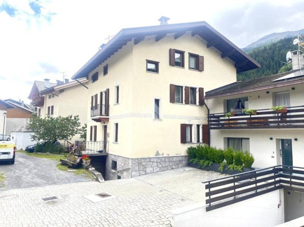 appartamento in vendita a Valdisotto in zona Santa Lucia