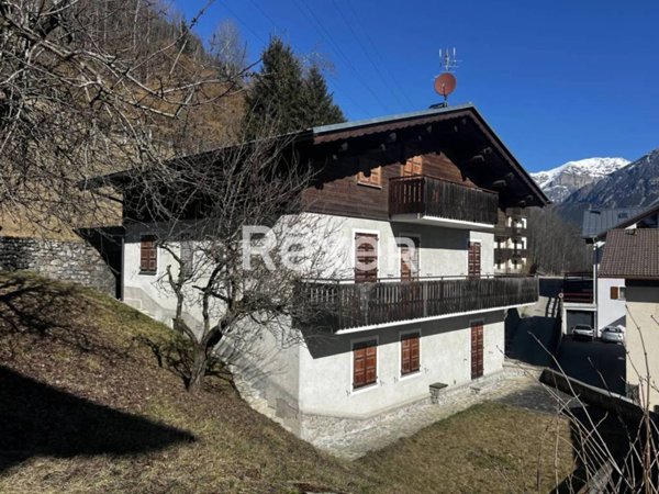 casa indipendente in vendita a Valdisotto in zona Santa Lucia