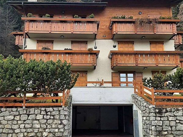 appartamento in vendita a Valdisotto in zona Santa Lucia