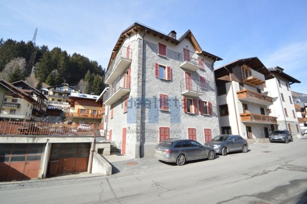 appartamento in vendita a Valdisotto in zona Santa Lucia