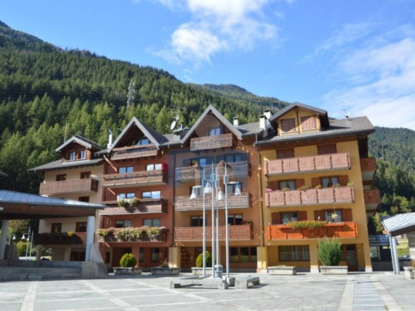 appartamento in vendita a Valdisotto in zona Cepina