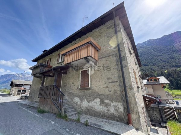 appartamento in vendita a Valdisotto in zona Cepina