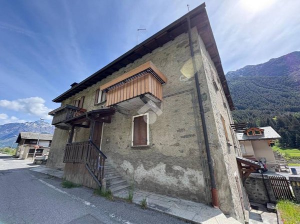 appartamento in vendita a Valdisotto in zona Cepina