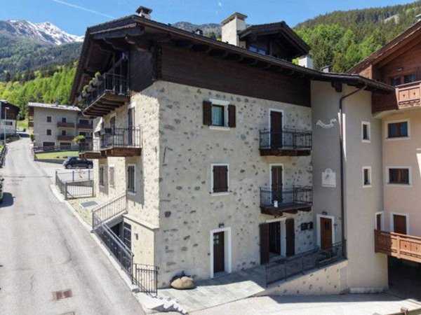 appartamento in vendita a Valdisotto in zona Cepina