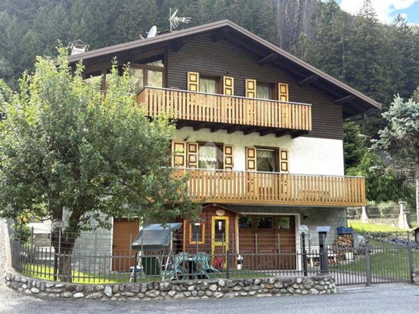 casa indipendente in vendita a Valdisotto in zona Cepina