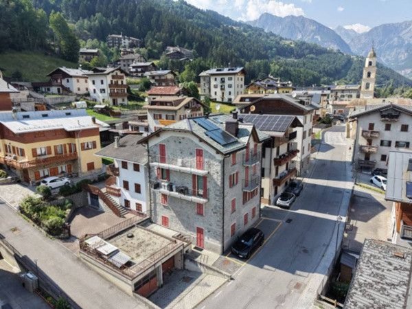 appartamento in vendita a Valdisotto in zona Santa Lucia