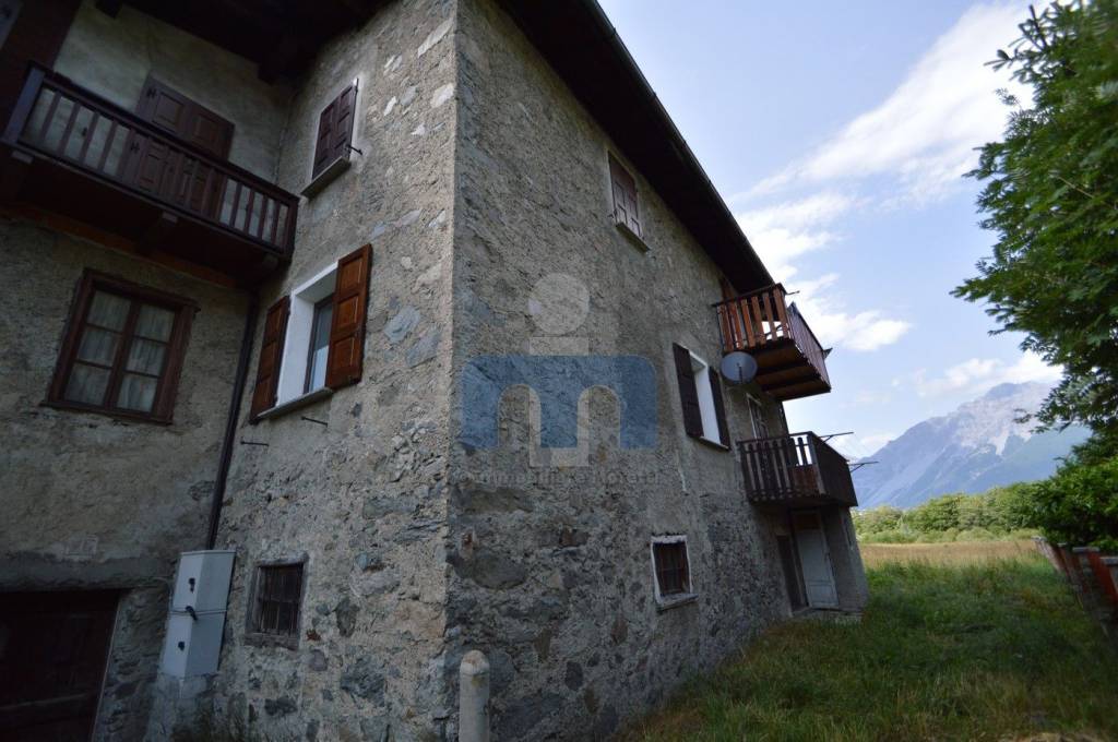 appartamento in vendita a Valdisotto in zona Santa Maria