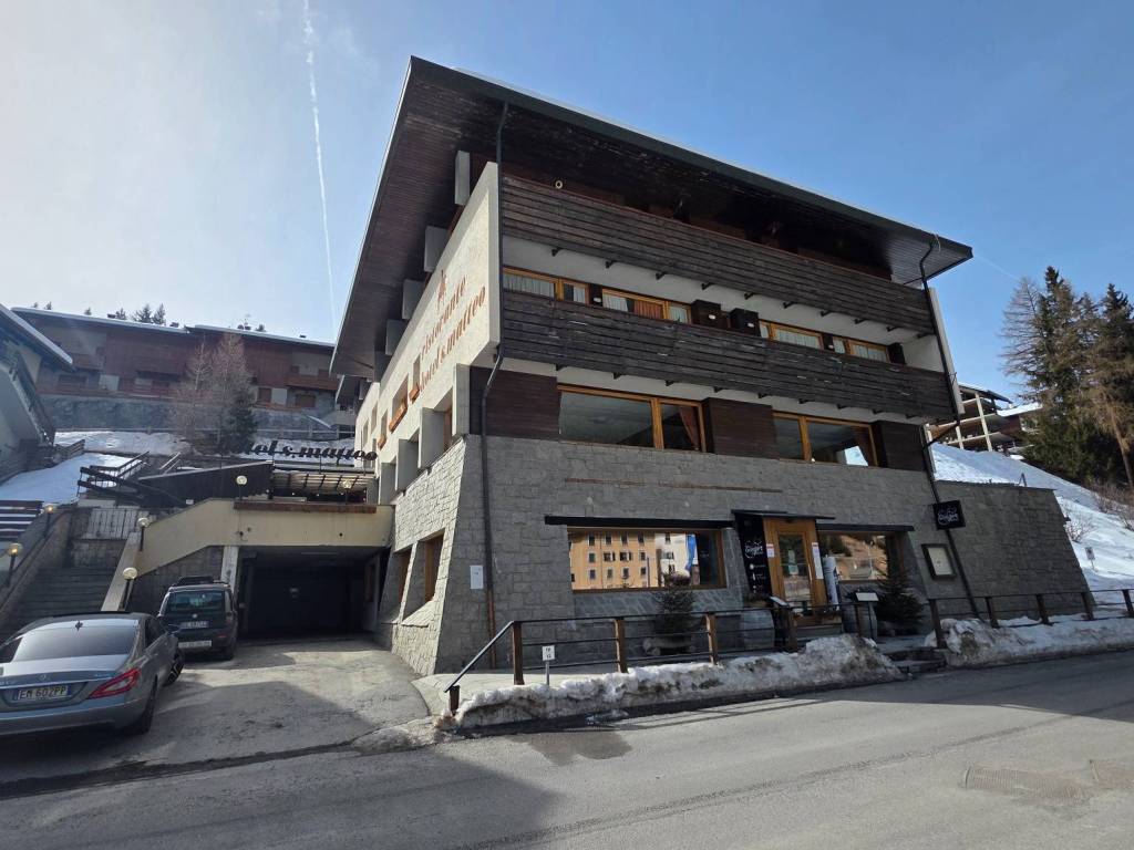 intera palazzina in vendita a Valfurva in zona Santa Caterina