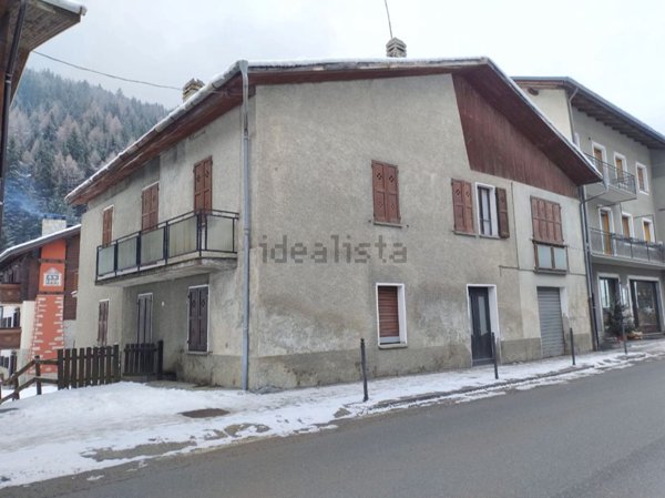 casa indipendente in vendita a Valfurva in zona Uzza