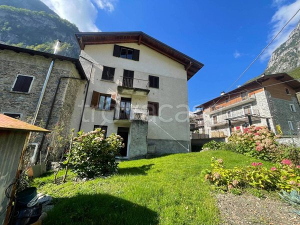 appartamento in vendita a Val Masino