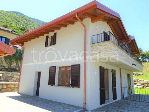 casa indipendente in vendita a Verceia