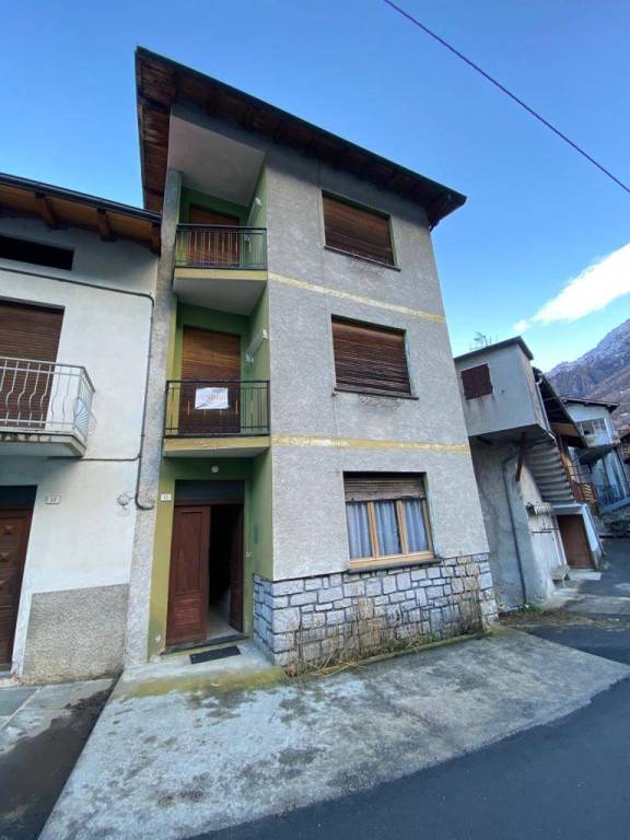 casa indipendente in vendita a Verceia