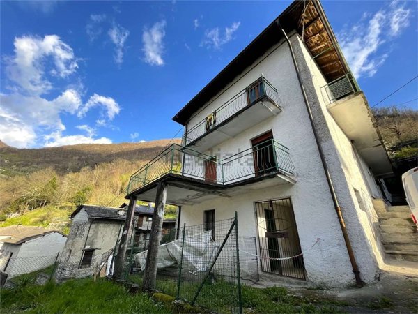 casa indipendente in vendita a Verceia
