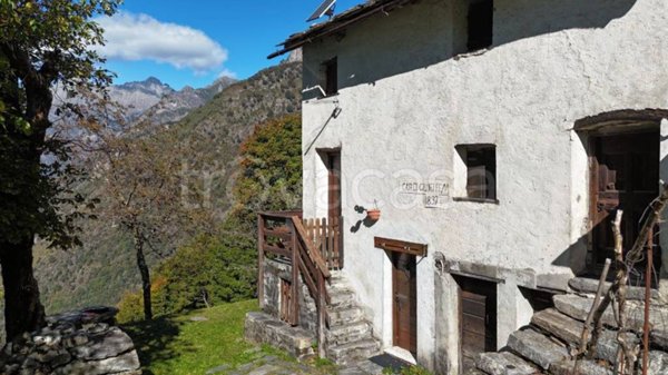 casa indipendente in vendita a Verceia