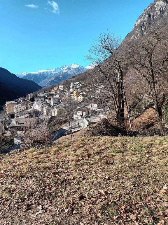 casa indipendente in vendita a Villa di Chiavenna