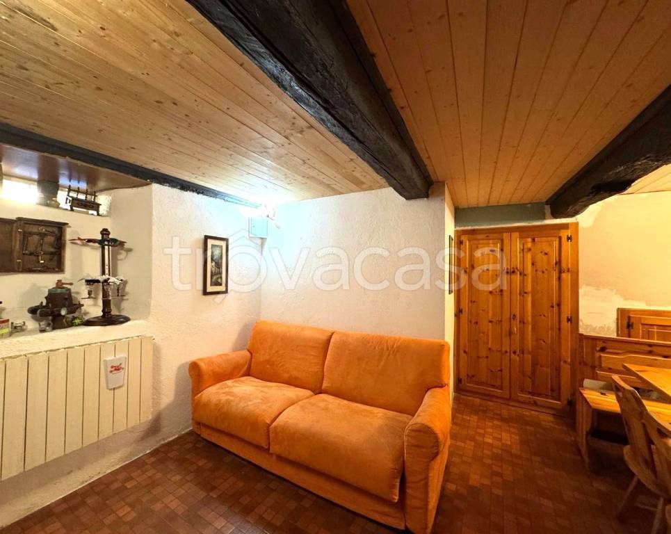 casa indipendente in vendita a Villa di Chiavenna in zona Chete