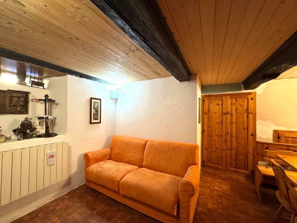 casa indipendente in vendita a Villa di Chiavenna in zona Chete