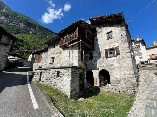 casa indipendente in vendita a Villa di Chiavenna in zona Ponteggia