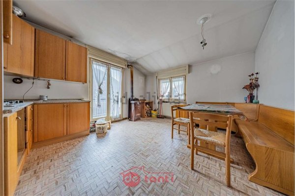 casa indipendente in vendita a Villa di Chiavenna